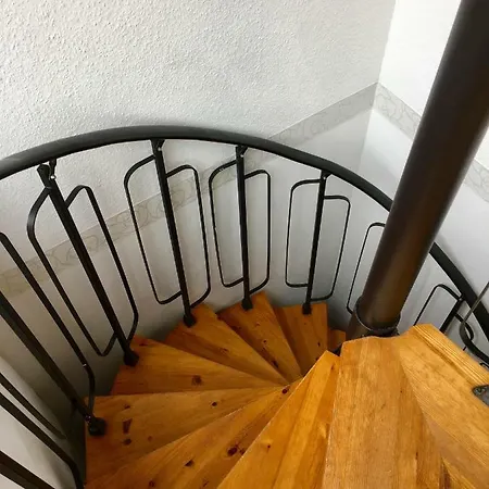 Messe, 2-bedroom Duplex With Terrace And Garden Dusseldorf
